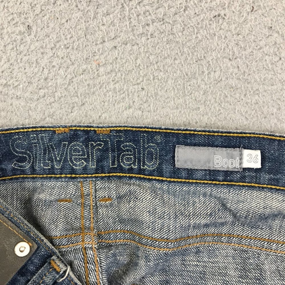 Vintage Levi’s Silver Tab Boot Blue Denim Jeans Size 36x30 Medium Dark Wash - Picture 3 of 10